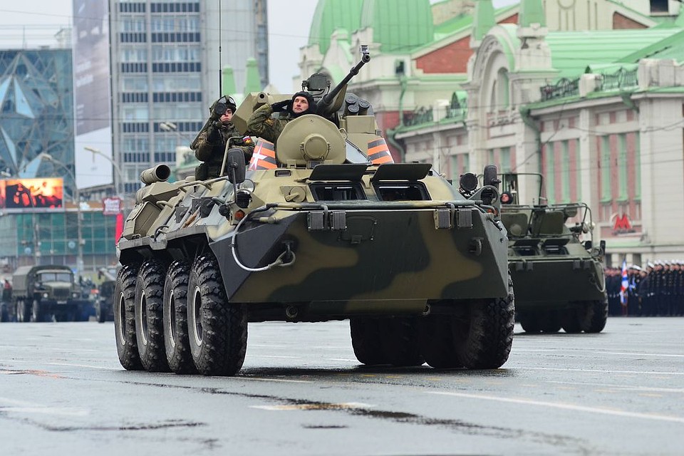 Сибиряки увидят 58 единиц новейшей армейской техники. Фото: Влад КОМЯКОВ