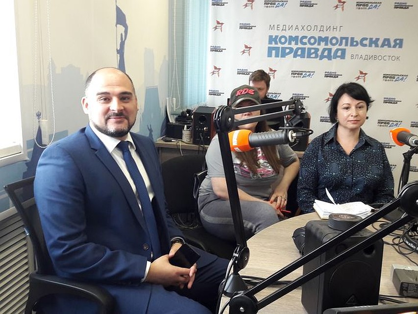 Эфир на радио «Комсомольская правда» - Приморье» 6 мая Фото: Оксана КИСЕЛЁВА