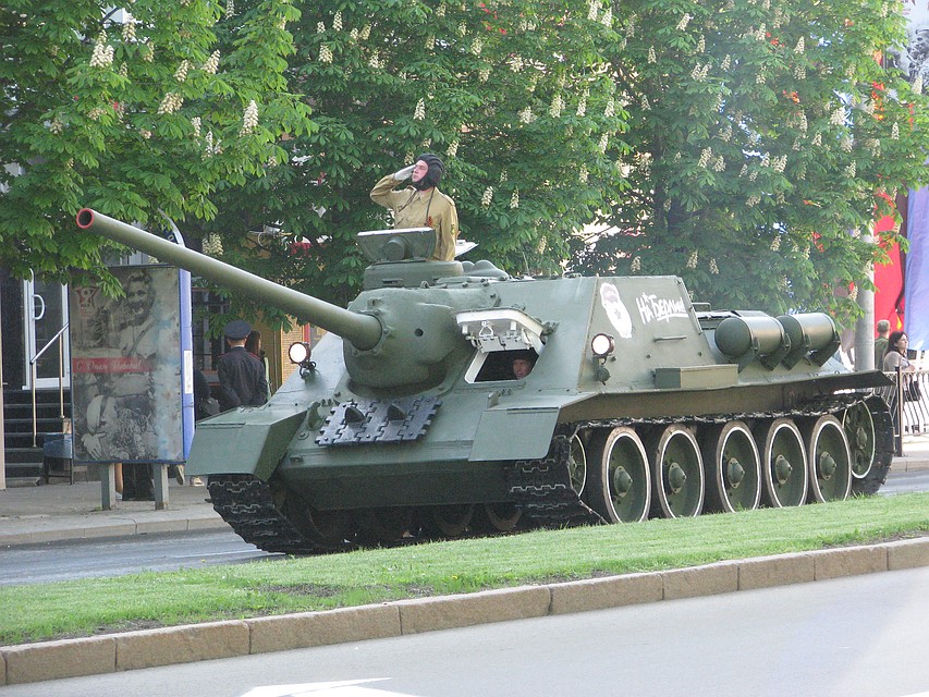 В центре Донецка прошла генеральная репетиция военного парада 2019 Фото: Роман ПОБЕРЕЖНЮК