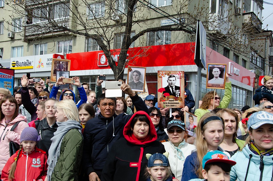 9 мая – в День Победы, все они вышли на улицы города с одной целью – доказать, что подвиги наших прародителей не забыты. Фото: Элина ОГАНЕСЯН