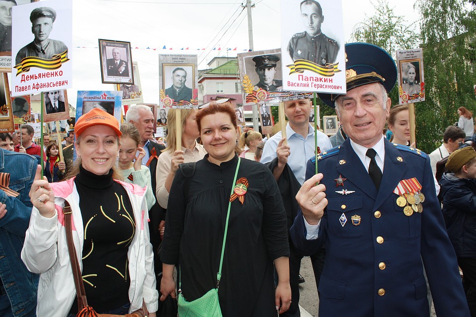 В Белгороде в шествии «Бессмертного полка» приняли участие тысячи белгородцев. Фото: Ирина ТАРАСОВА