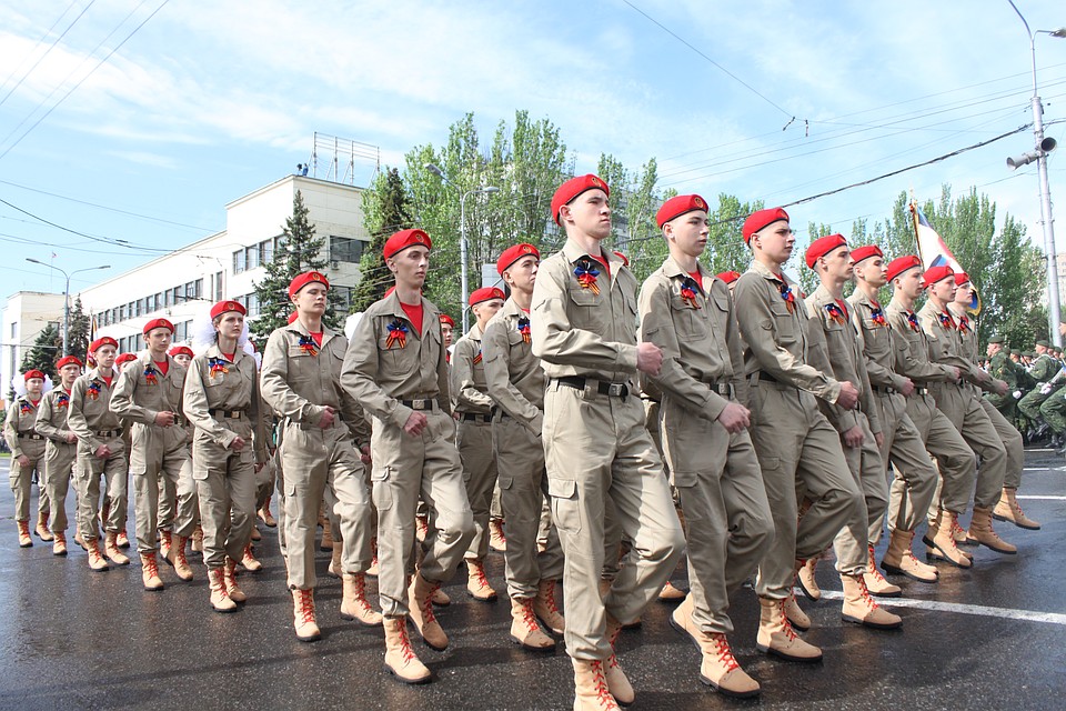 Парад Победы в Донецке 2019 собрал тысячи людей