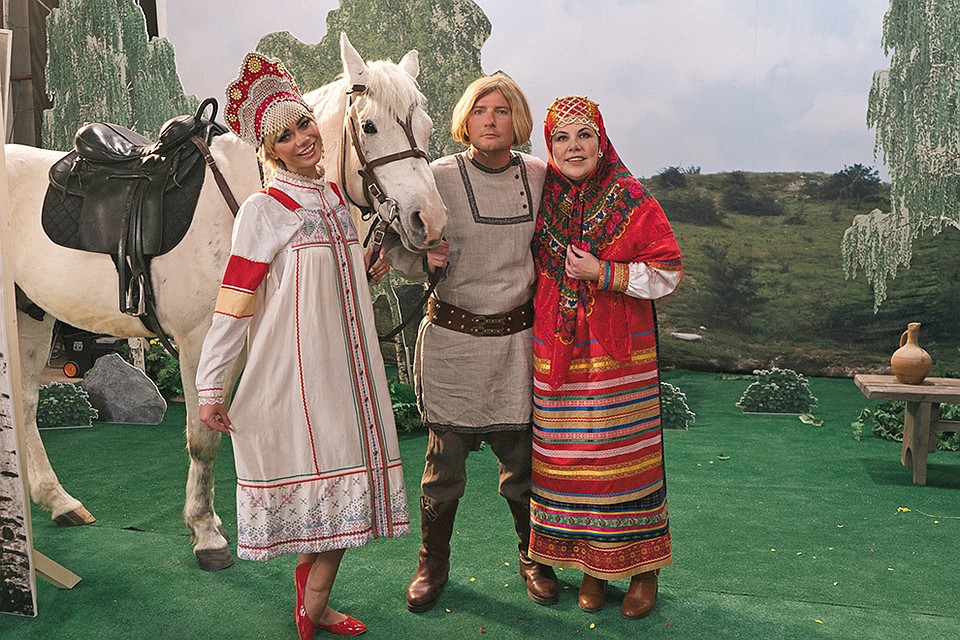 Хотели снять клип на песню "Караоке", а сняли ....ну такое. Кино