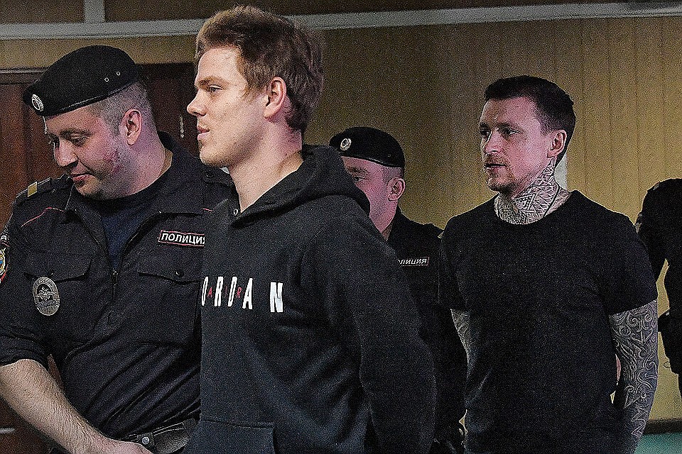 Александр Кокорин и Павел Мамаев, которых приговорили к полутора годам колонии, еще находятся в СИЗО Фото: Владимир ВЕЛЕНГУРИН