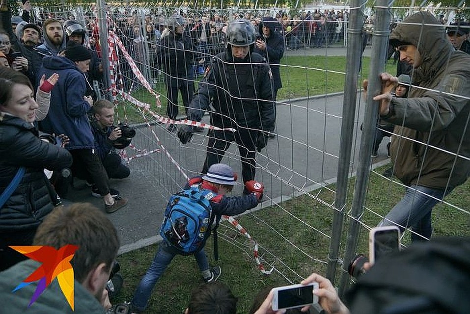 Противостояние может продолжиться и сегодня Фото: Алексей БУЛАТОВ