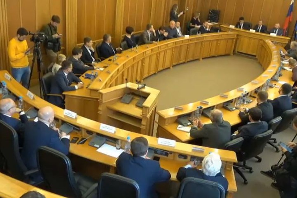 Решение о том, будет в городе проводиться референдум или опрос по судьбе сквера депутаты планируют принять через неделю. Фото: egd.ru