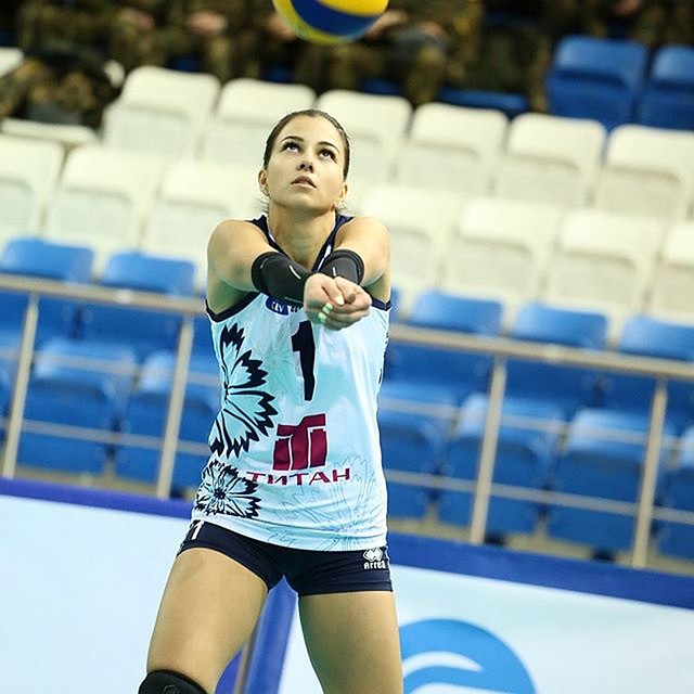 Виктория Ганиева на работе. Фото: instagram.com/vika_ganieva