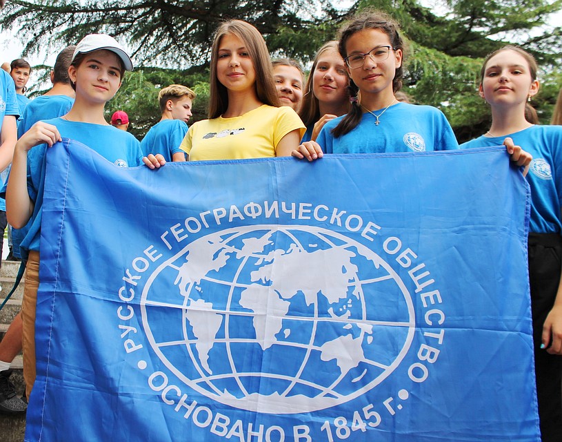 Конкурс с каждым годом растет - из 1200 подростков отобрали лишь двести. Фото: Евгения ХИЛЬКО