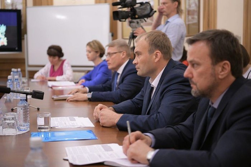 Главы компаний, вывозящих отходы на свалки рассказали, из-за чего мусорная реформа пока не работает в полную силу. Фото: Департамент информационной политики Свердловской области