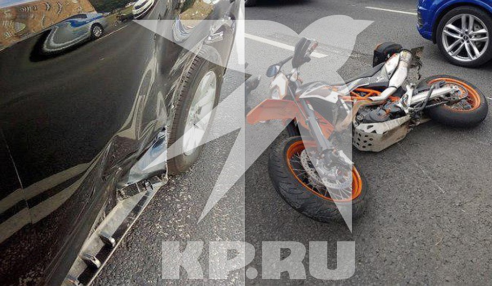 Повреждения внедорожника депутата и мотоцикл. Фото предоставлено "КП" очевидцем