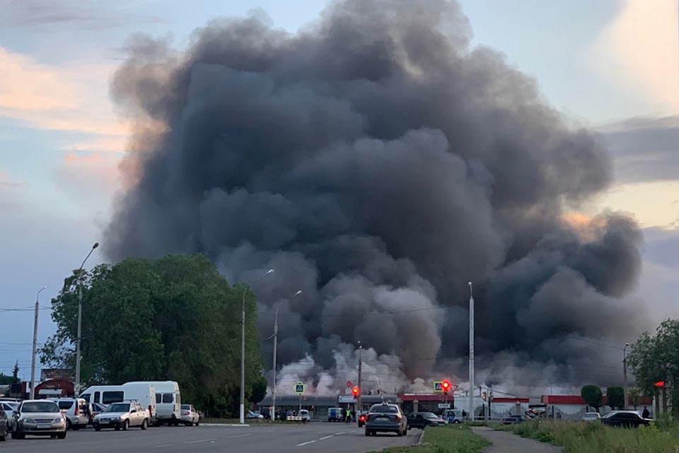 Пожар начался глубокой ночью и прогорел до десяти часов утра. Фото: СОЦСЕТИ