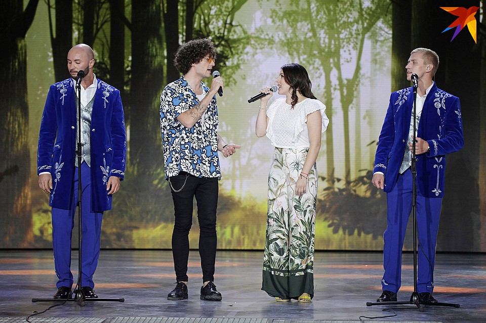 У ребят из NaviBand были и более удачные наряды на концертах. Фото: Павел МАРТИНЧИК