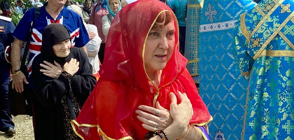 После Службы было причастие. Фото: Татьяна РУМЯНЦЕВА