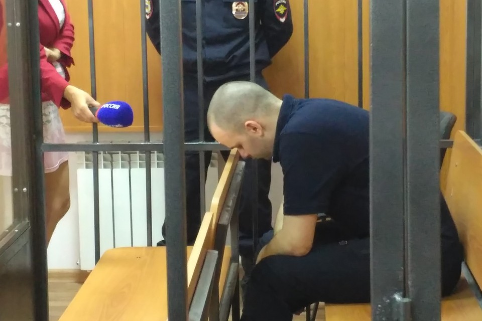 Перед родственниками убитой преступник так и не извинился. Фото: Ульяна ШЕВЧЕНКО