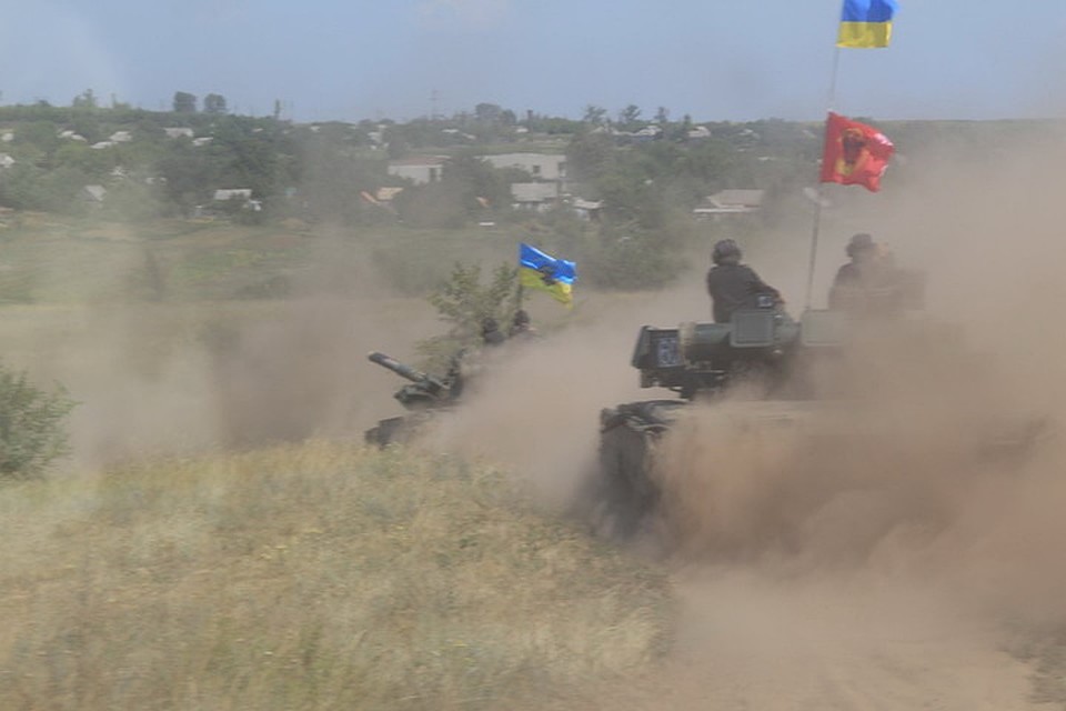 В городах и поселках Донбасса украинские военные ведут себя хуже немецких оккупантов. Фото: facebook.com/pressjfo.news