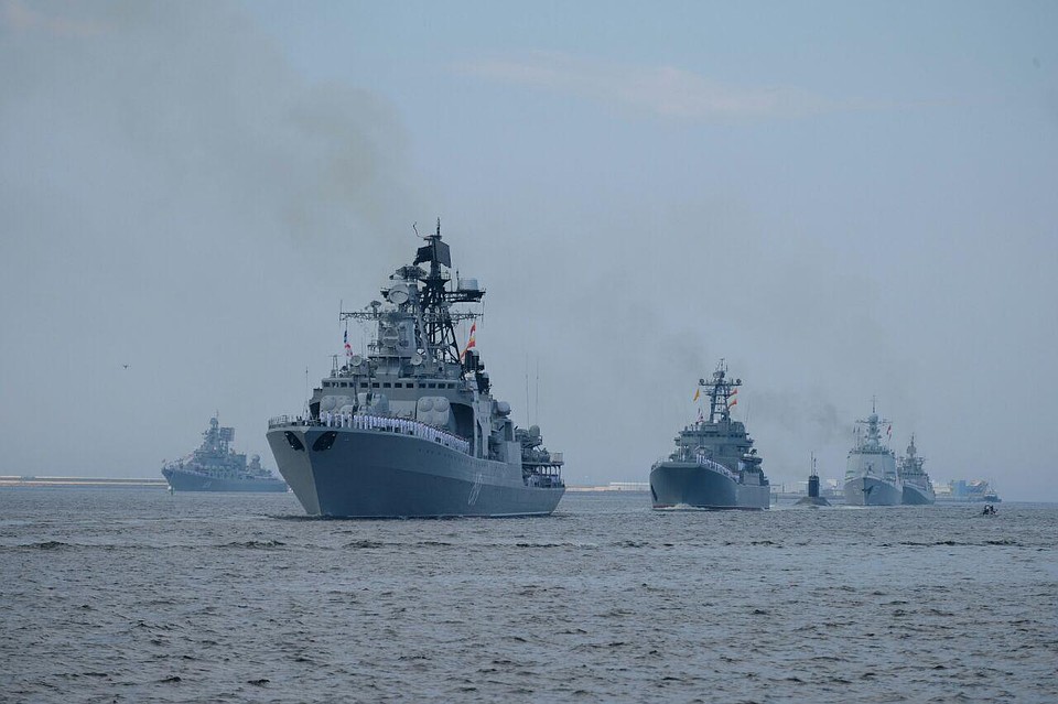 Парад в Кронштадте Фото: Артем КИЛЬКИН