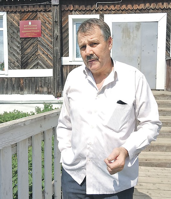 Глава поселковой администрации Вогулки Яков Мошев. Фото: Алексей ОВЧИННИКОВ