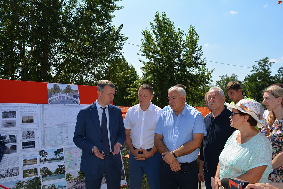 В парке обсудили следующие этапы реконструкции. Фото: Инна ШЕРЕМЕТЬЕВА