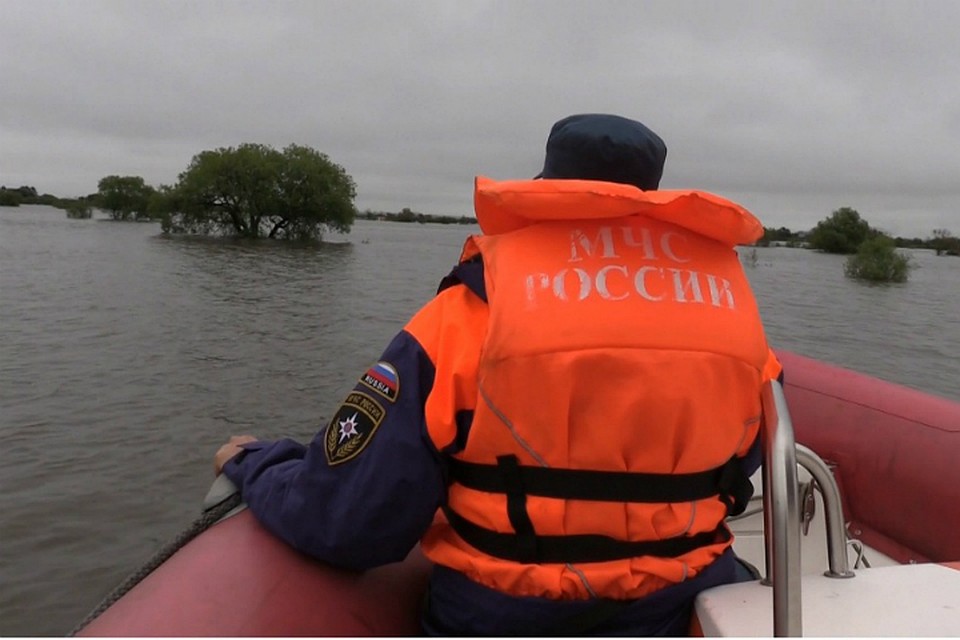 В срочном порядке эвакуировали дачников, проживавших на острове Большой Уссурийский и в поселке Заозерном Фото: ГУ МЧС России по Хабаровскому краю