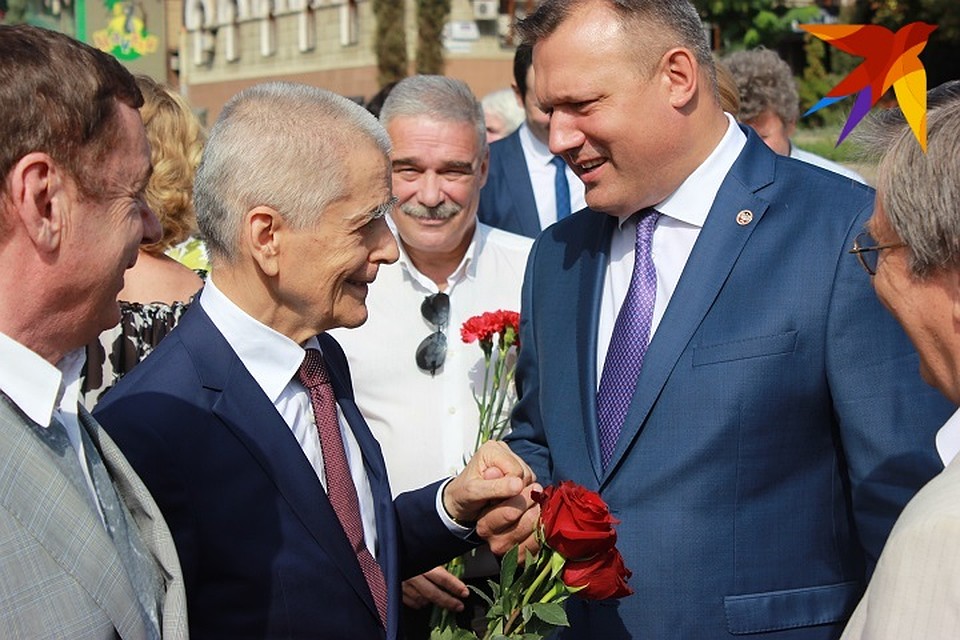 Геннадий Онищенко и мэр Донецка Алексей Кулемзин Фото: Никита МАКАРЕНКОВ