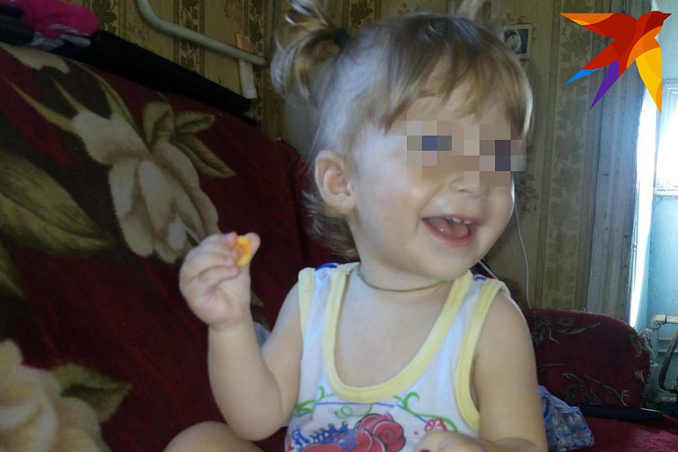 4-летняя девочка скончалась в карете скорой помощи.