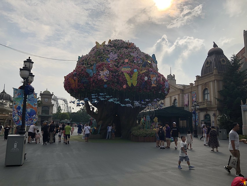 Волшебное дерево в парке Everland Фото: Алексей КОСЕНЧУК