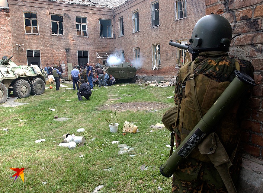 Беслан. Сентябрь 2004 год Фото: Владимир ВЕЛЕНГУРИН