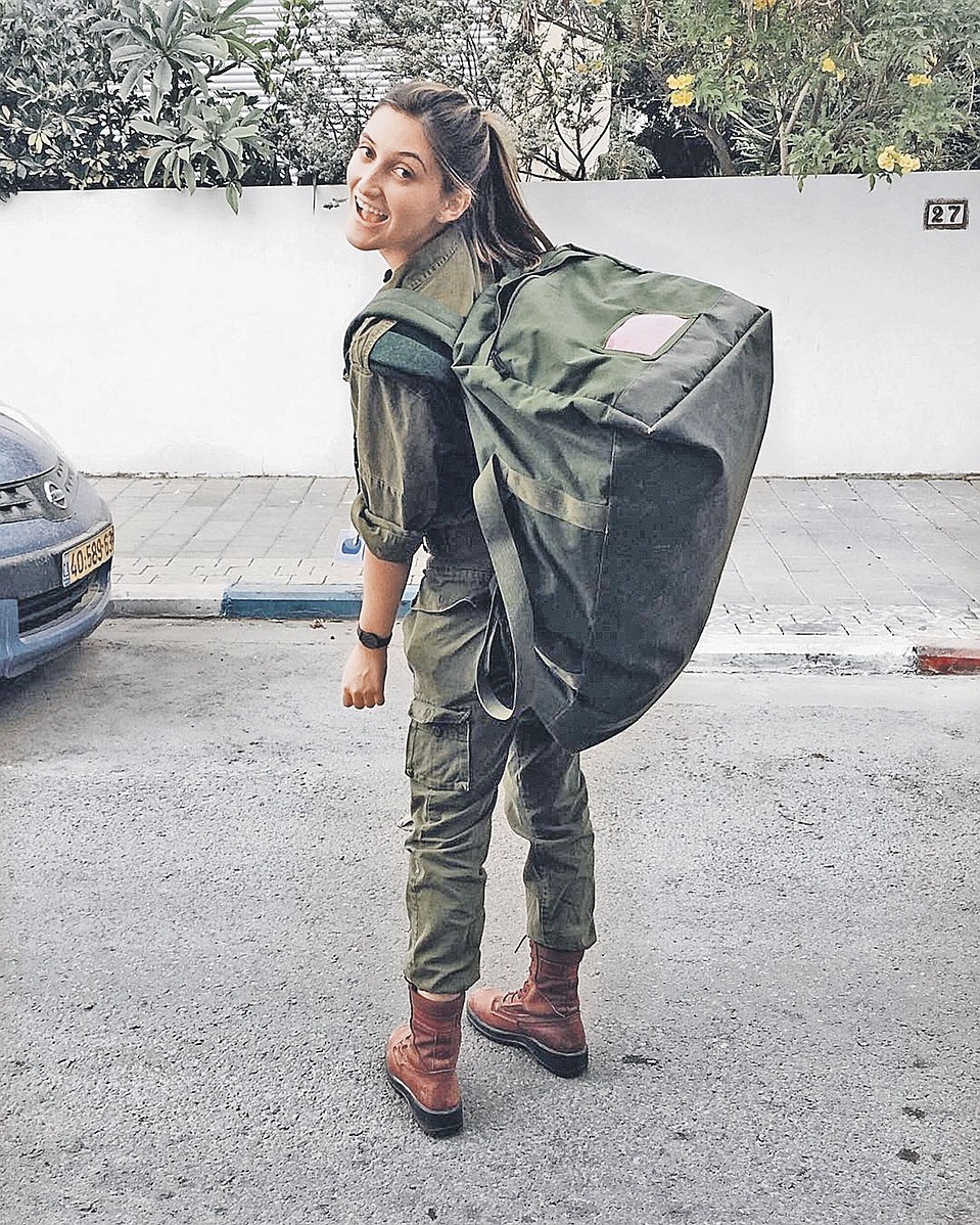24-летняя Зоя успела послужить в израильских войсках. Фото: instagram.com/zoia.kozakov