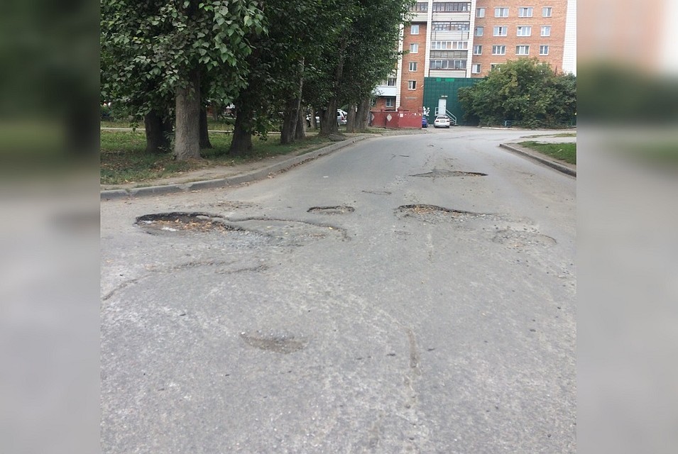 Это дорога ведет к арке к жилым домам. Фото: «АСТ-54».