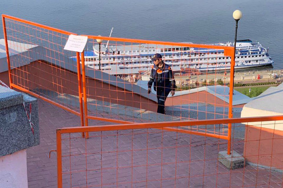 На подходах к лестнице выставлено ограждение. Фото: Пресс-служба администрации г. Н.Новгорода