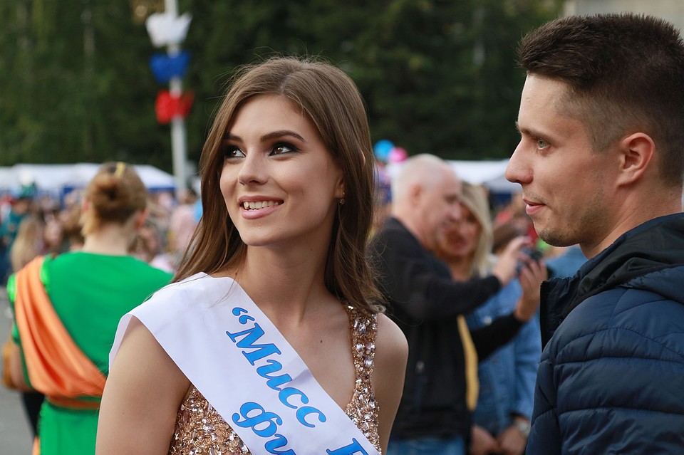 Победительница конкурса "Мисс Барнаула 2019" Елена Драгина Фото: Олег УКЛАДОВ