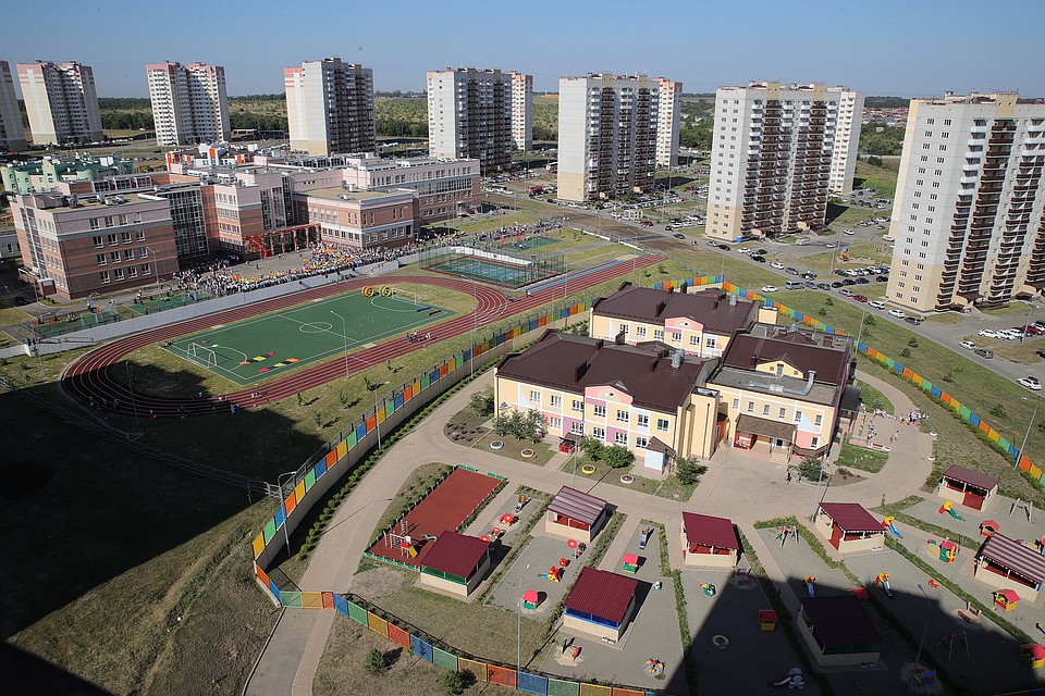 Город продолжает активно застраиваться, прирастая новыми микрорайонами. Фото: Павел САПРЫКИН/пресс-служба губернатора РО