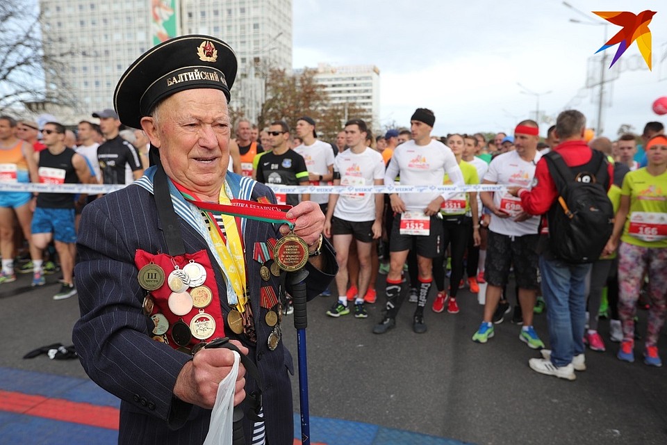 Самому старшему участнику полумарафона – 89 лет! Фото: Дмитрий ЛАСЬКО