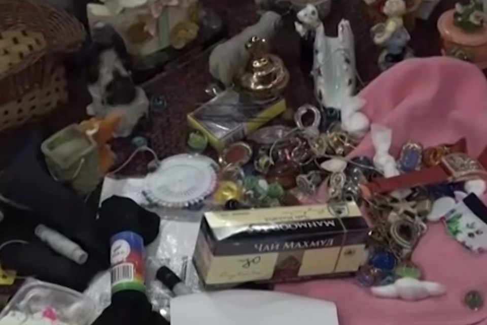 «Колдоские принадлежности» чеченской ведьмы. Фото: кадр видео youtube.com/watch?v=mqDQDXXlETY