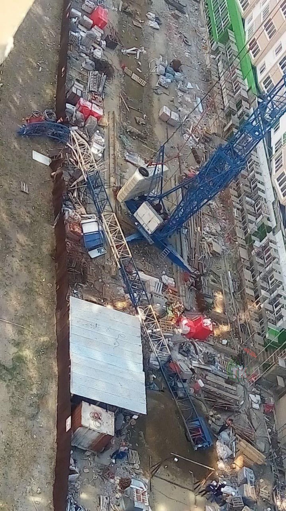 На улице Восточно-Кругликовской упала стрела башенного крана