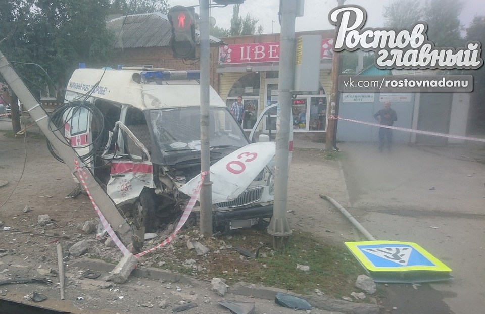 В Ростове-на-Дону в аварии с участием «скорой» пострадали четыре человека.