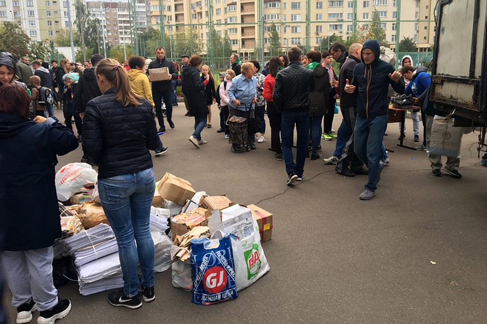 Кому нужна реинкарнация советского прошлого - сбор макулатуры? Фото: Ульяна СКОЙБЕДА