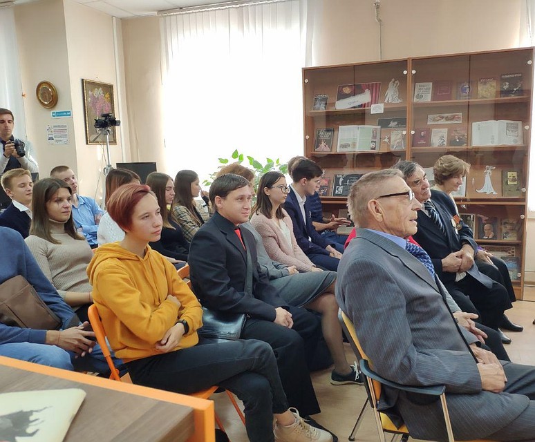В Белгородской городской библиотеке отметили 115 юбилей Николая Островского. Фото: Дарья КЛОПОВСКАЯ