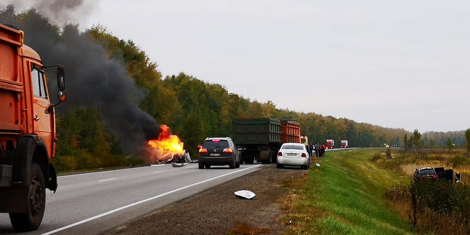 В страшном ДТП погибли четыре человека
