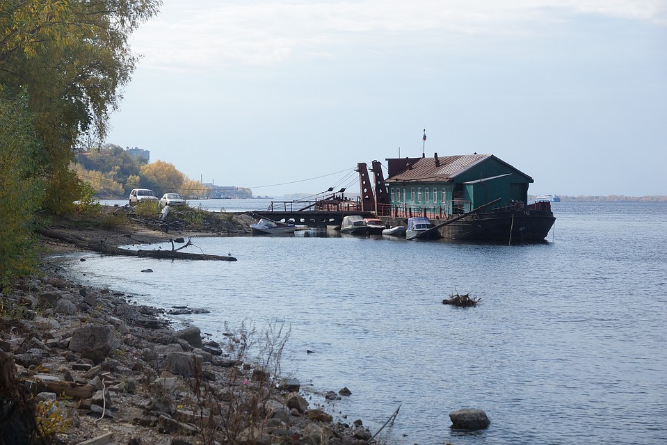 Плита лежала в этом месте Фото: Светлана МАКОВЕЕВА