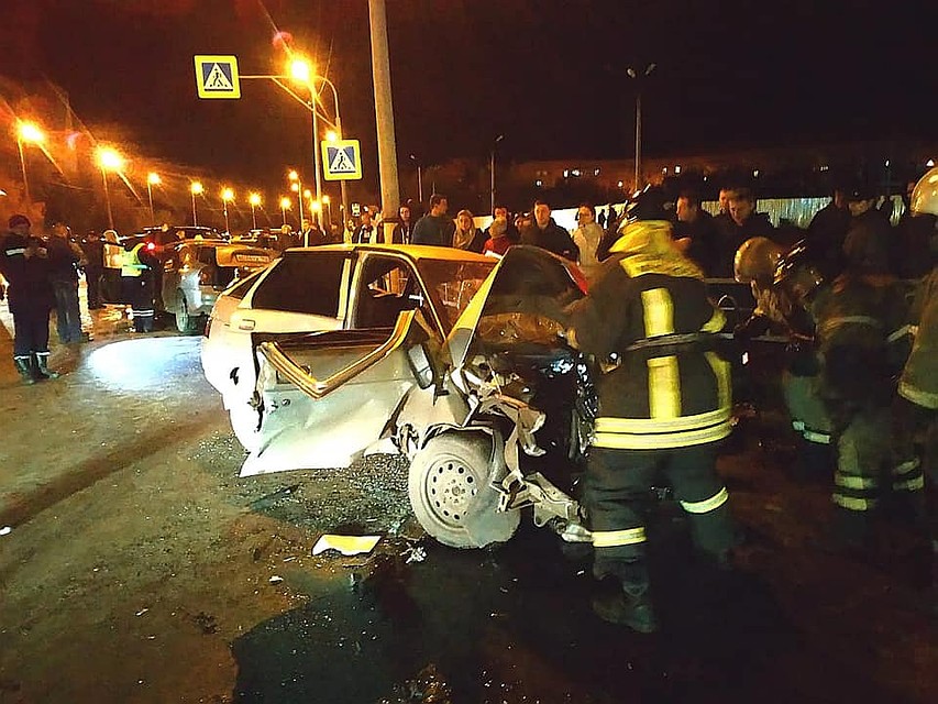 До приезда скорой Светлана была еще жива – девушку в бессознательном состоянии из искореженного металла пришлось доставать спасателям