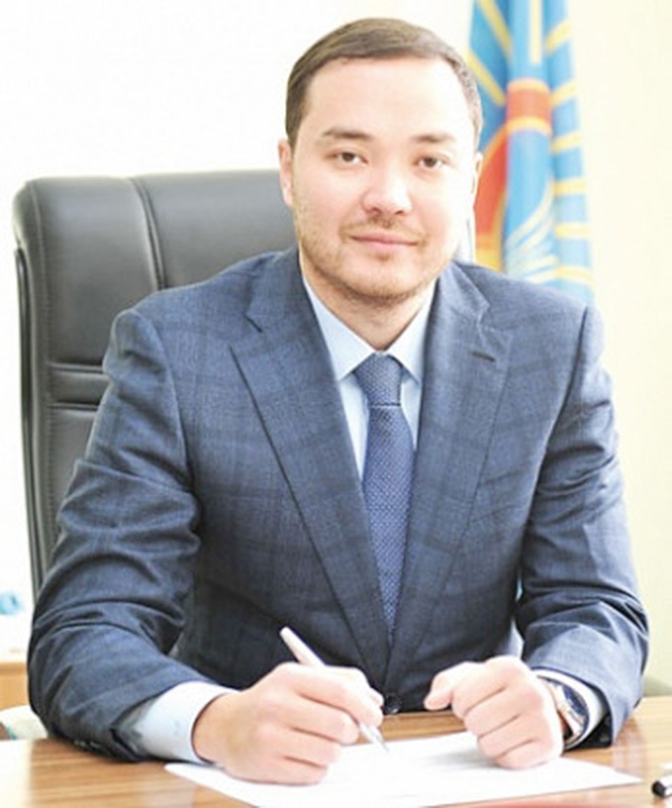 Санияр Айтекенов.