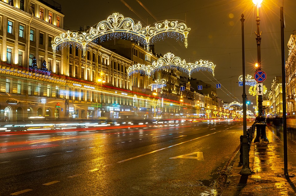Невский украсят традиционно. Фото: Олег ЗОЛОТО