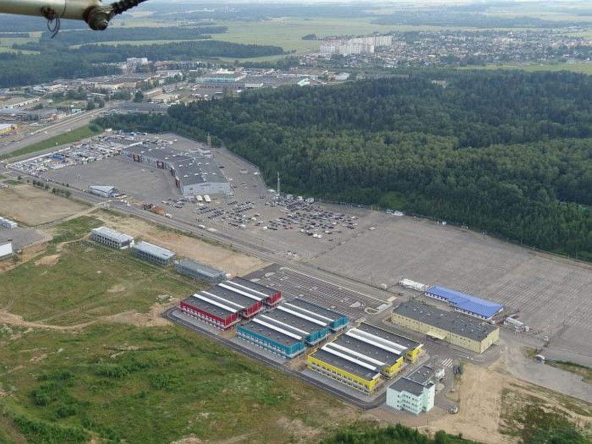Авторынок "Малиновка" принадлежащий Юрию Аверьянову. Фото: wikimapia.org.