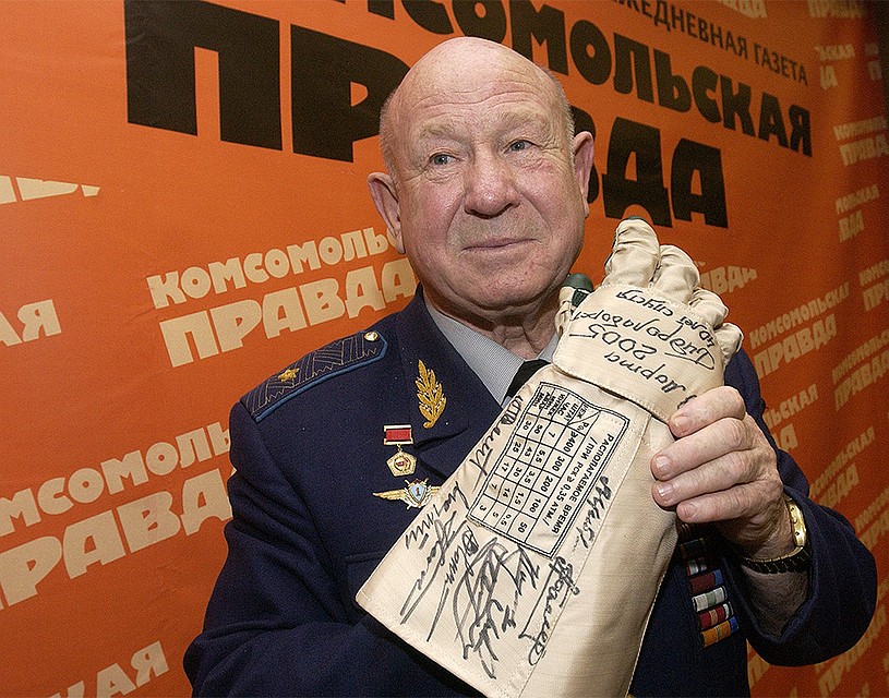 Алексей Леонов был большим другом "Комсомольской правды" и часто бывал в редакции газеты. Фото: Владимир ВЕЛЕНГУРИН