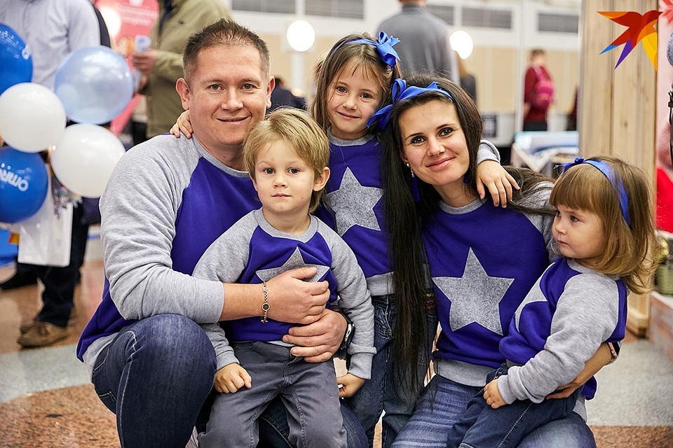 Семья Шмидт поучаствовали в показе фестиваля Family Look. Фото: Павел МАРТИНЧИК