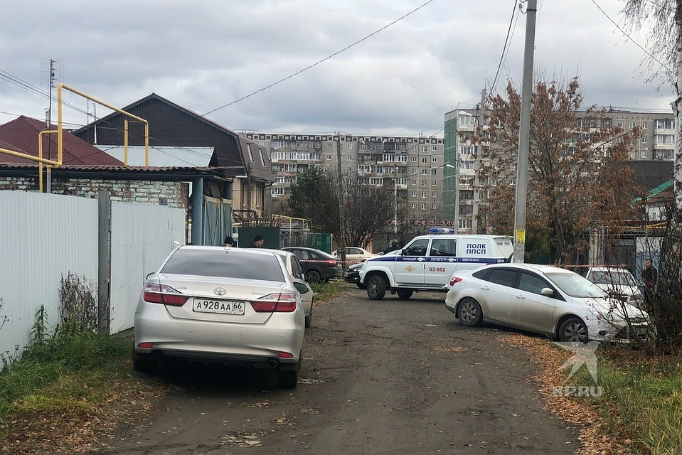 Обширная территория оцеплена полицией