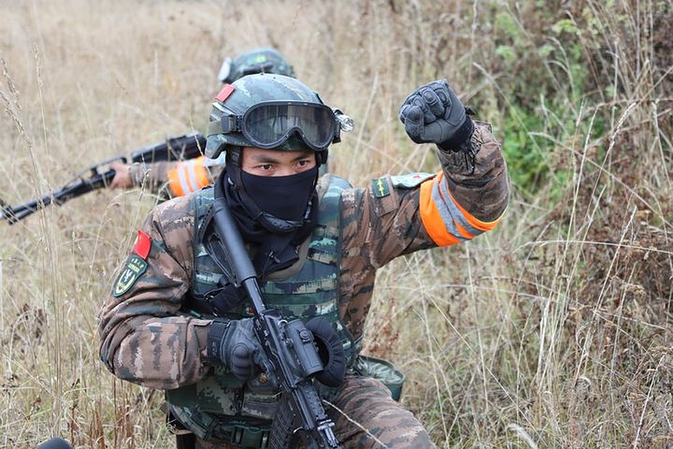 Военные вступали в боестолкновения с группами «экстремистов» и уничтожали их. Сибирский округ войск нацгвардии РФ