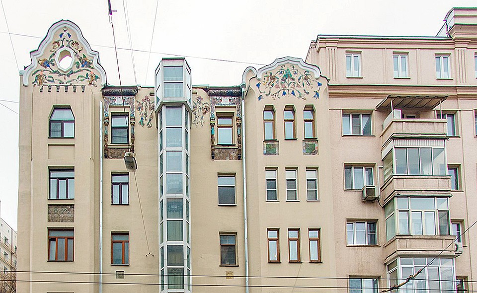 Пятиэтажку на 4-й Тверской-Ямской улице, 7 в стиле позднего модерна построили в 1911 году