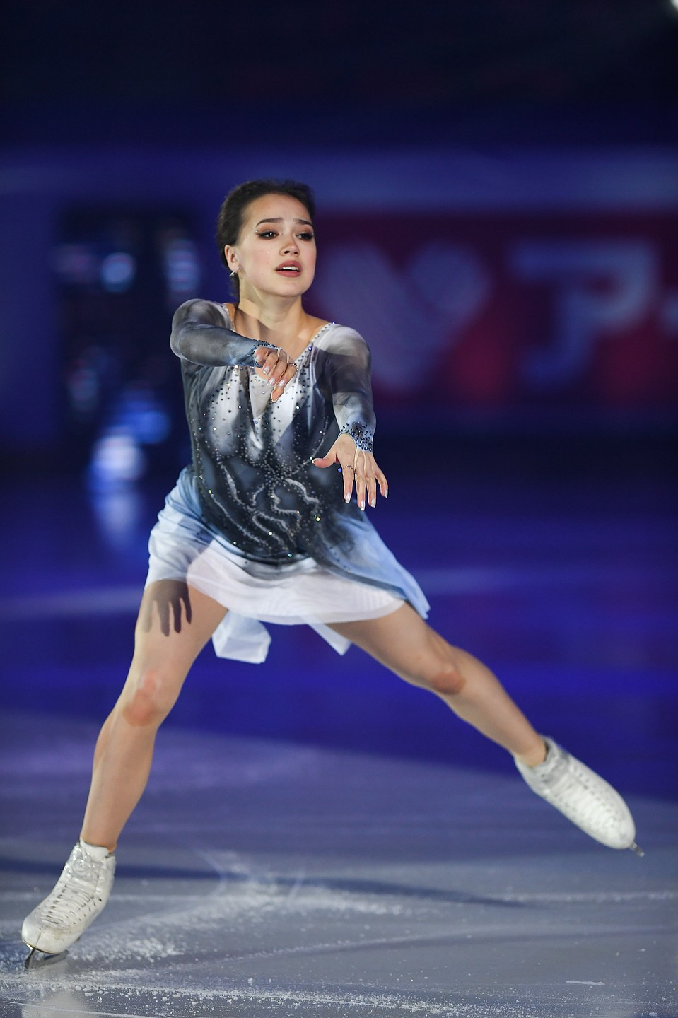 Болельщики особо подчеркивают красоту платья Алины Загитовой. Фото: GLOBAL LOOK PRESS